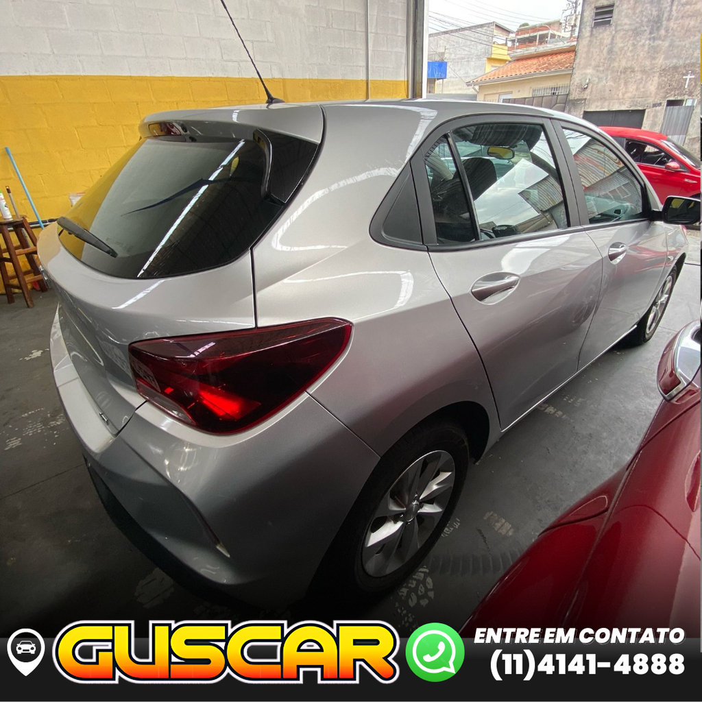 Chevrolet Onix Prata