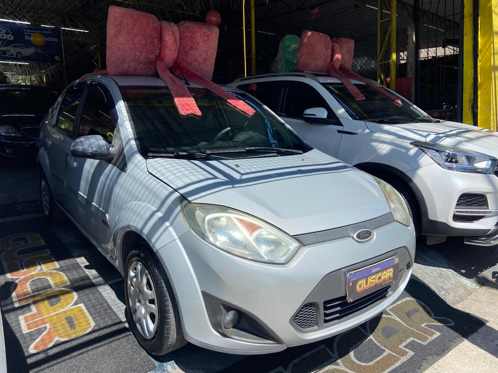 Ford Fiesta Sedan Prata