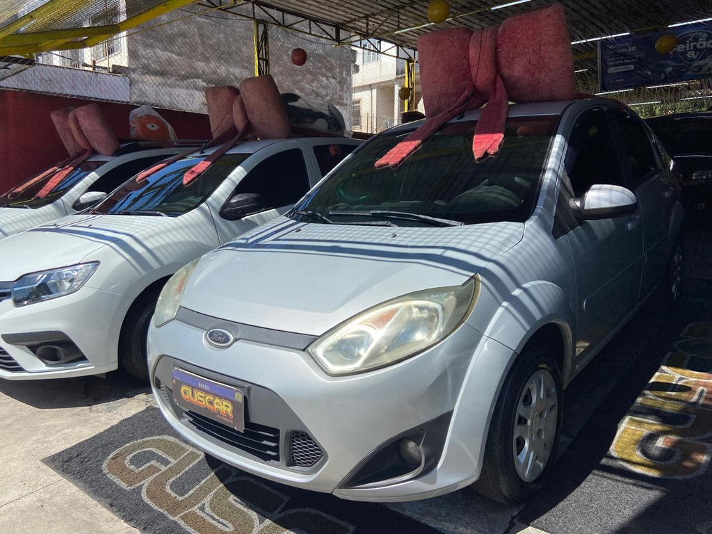 Ford Fiesta Sedan Prata