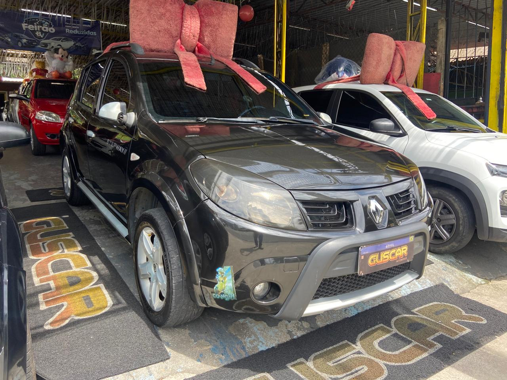 Renault Sandero Preto