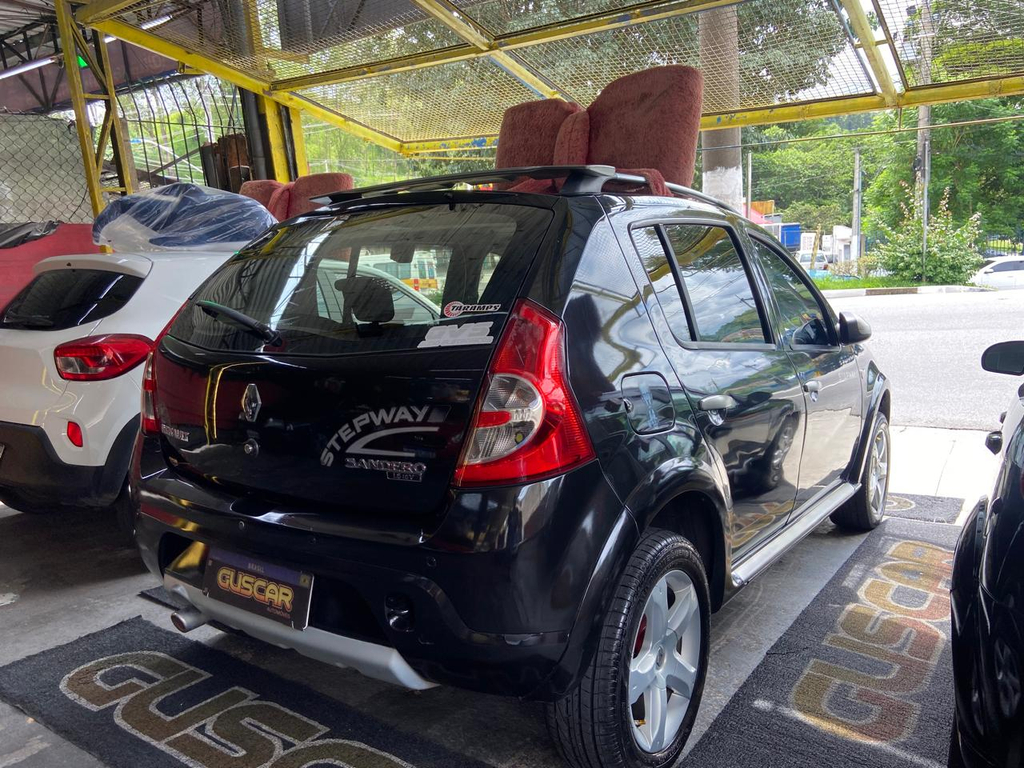Renault Sandero Preto