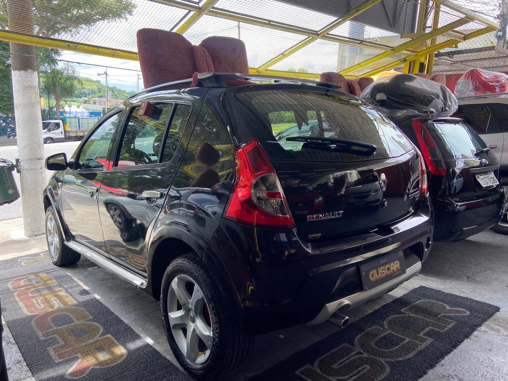 Renault Sandero Preto