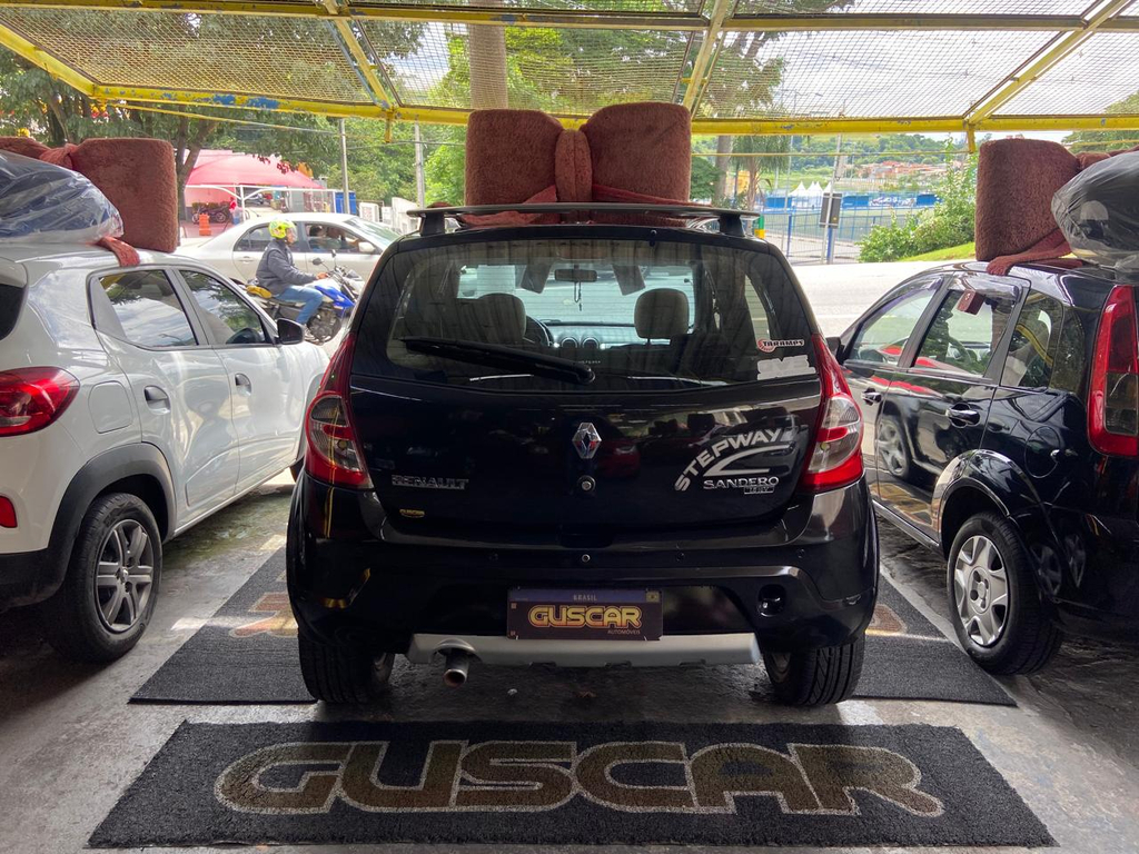 Renault Sandero Preto