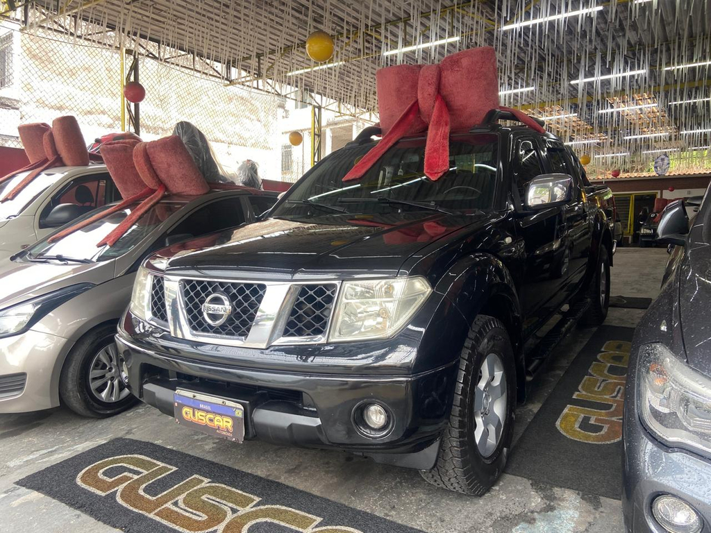 Nissan Frontier Preto