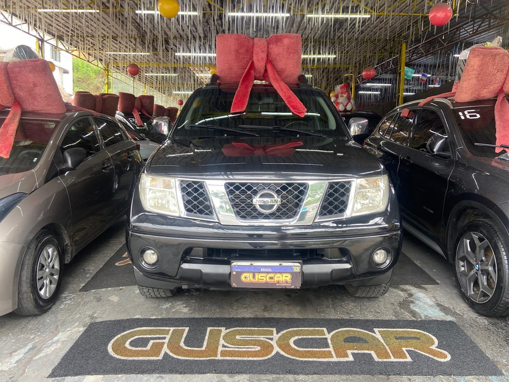 Nissan Frontier Preto
