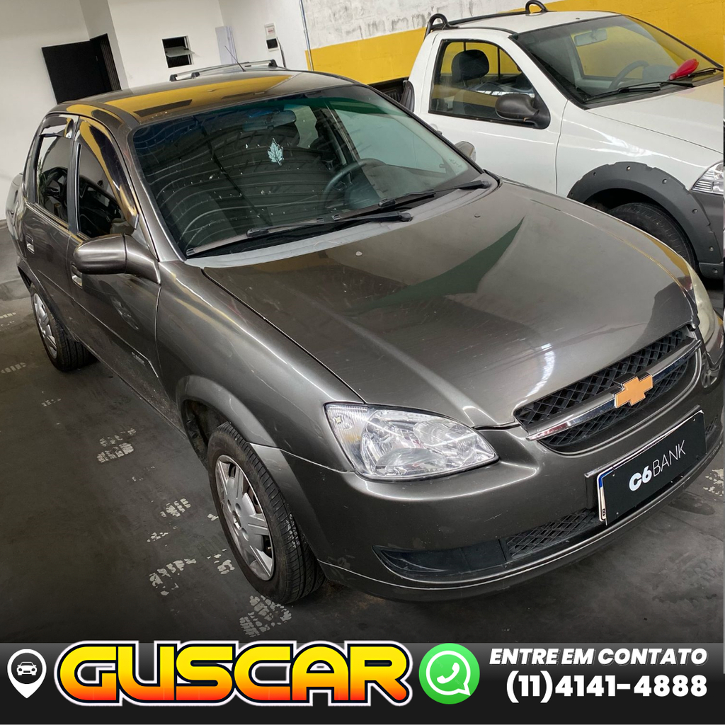 Chevrolet Classic Cinza