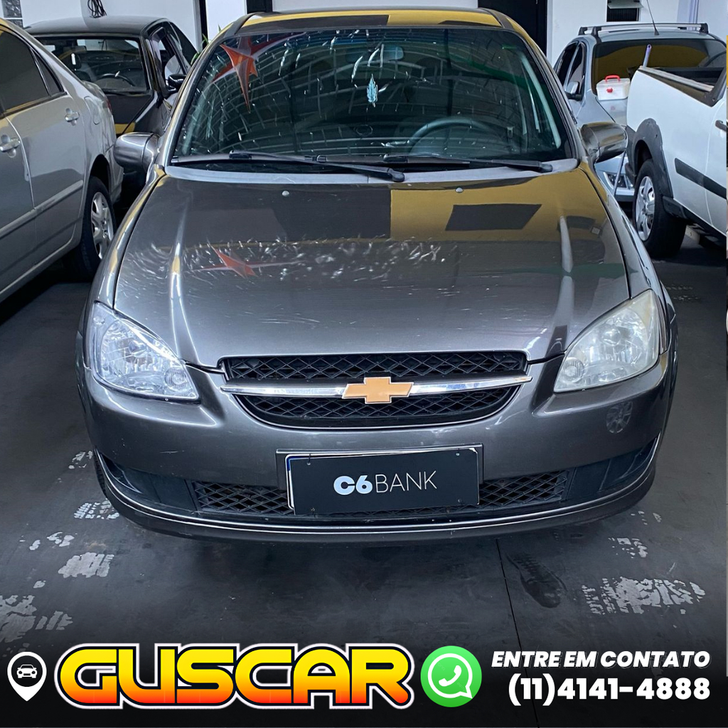 Chevrolet Classic Cinza