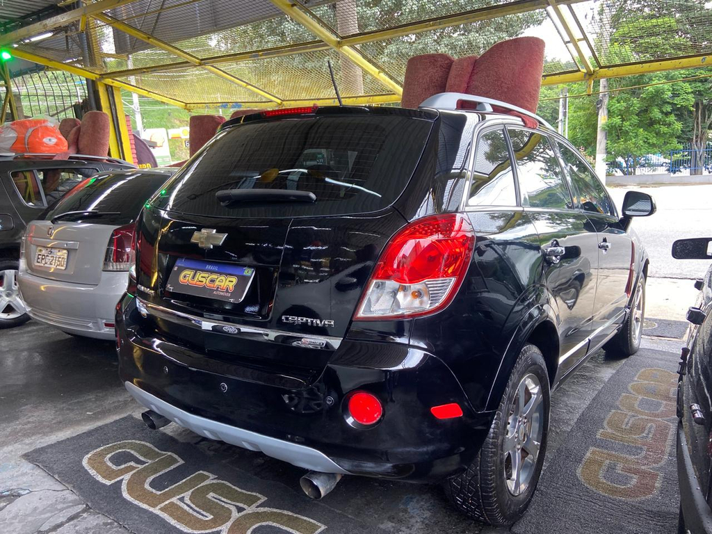 Chevrolet Captiva Preto