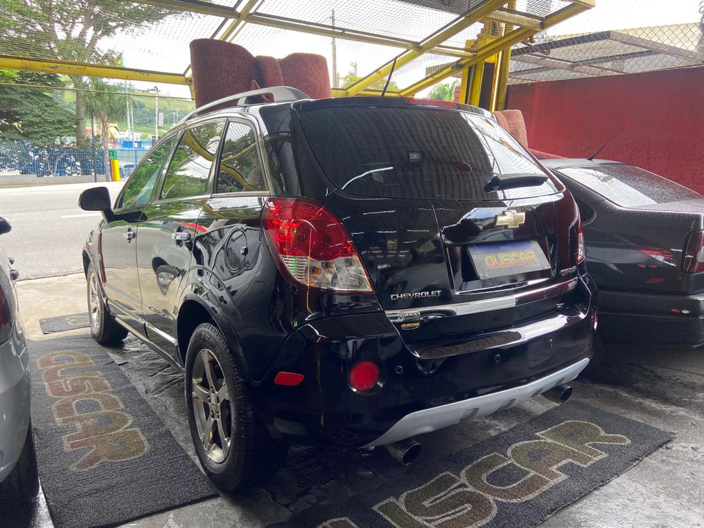 Chevrolet Captiva Preto
