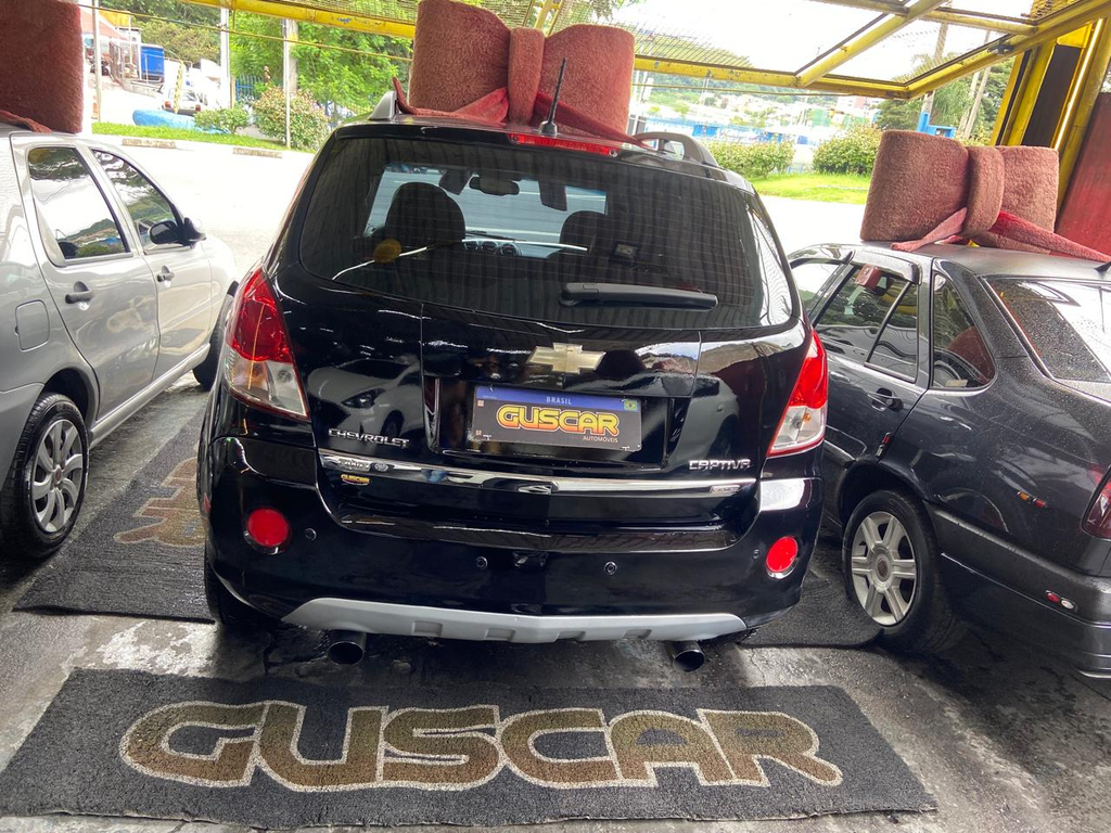 Chevrolet Captiva Preto