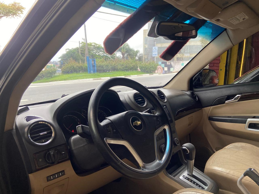 Chevrolet Captiva Preto