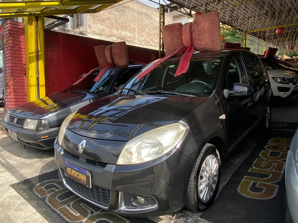 Renault Sandero Preto