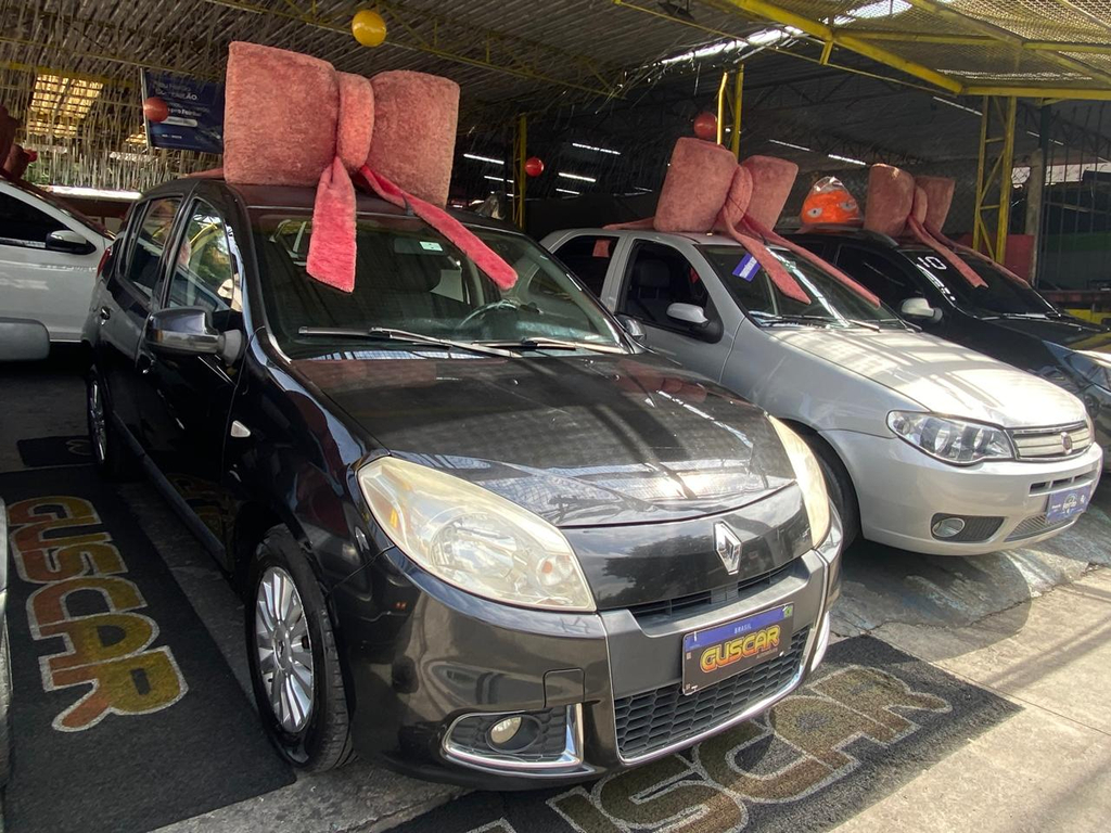 Renault Sandero Preto