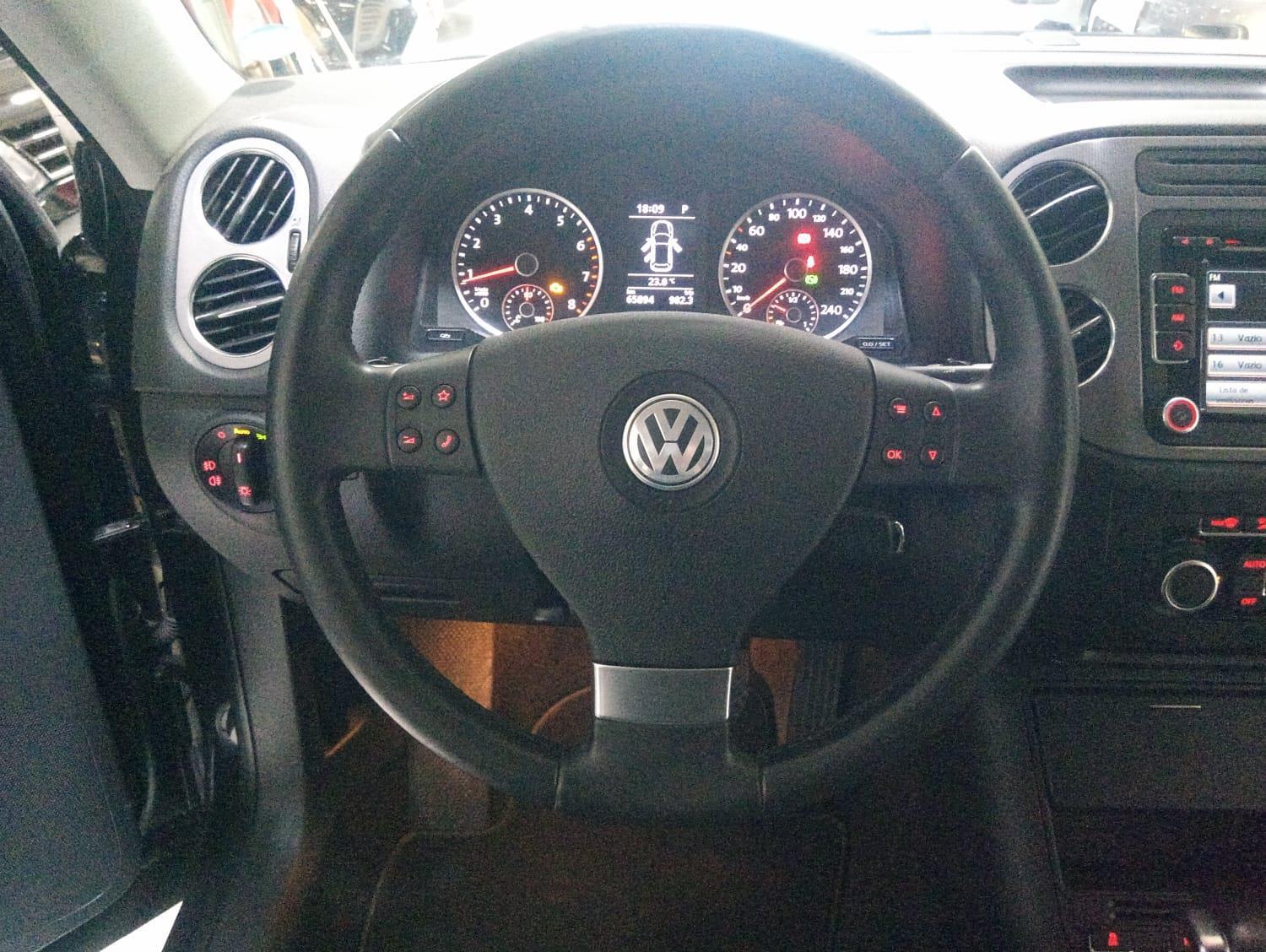 Volkswagen Tiguan Preto