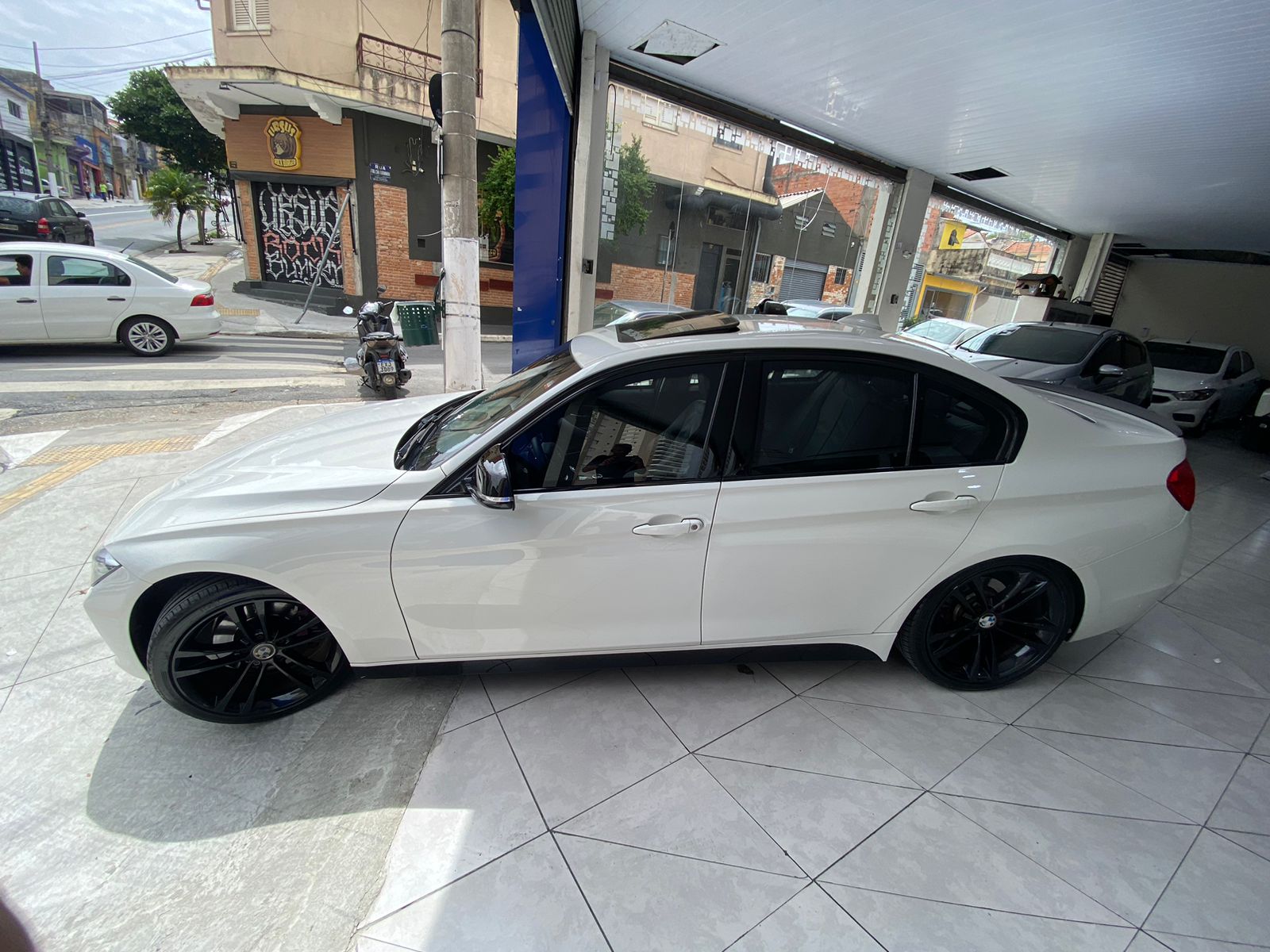 BMW 328iA Branco