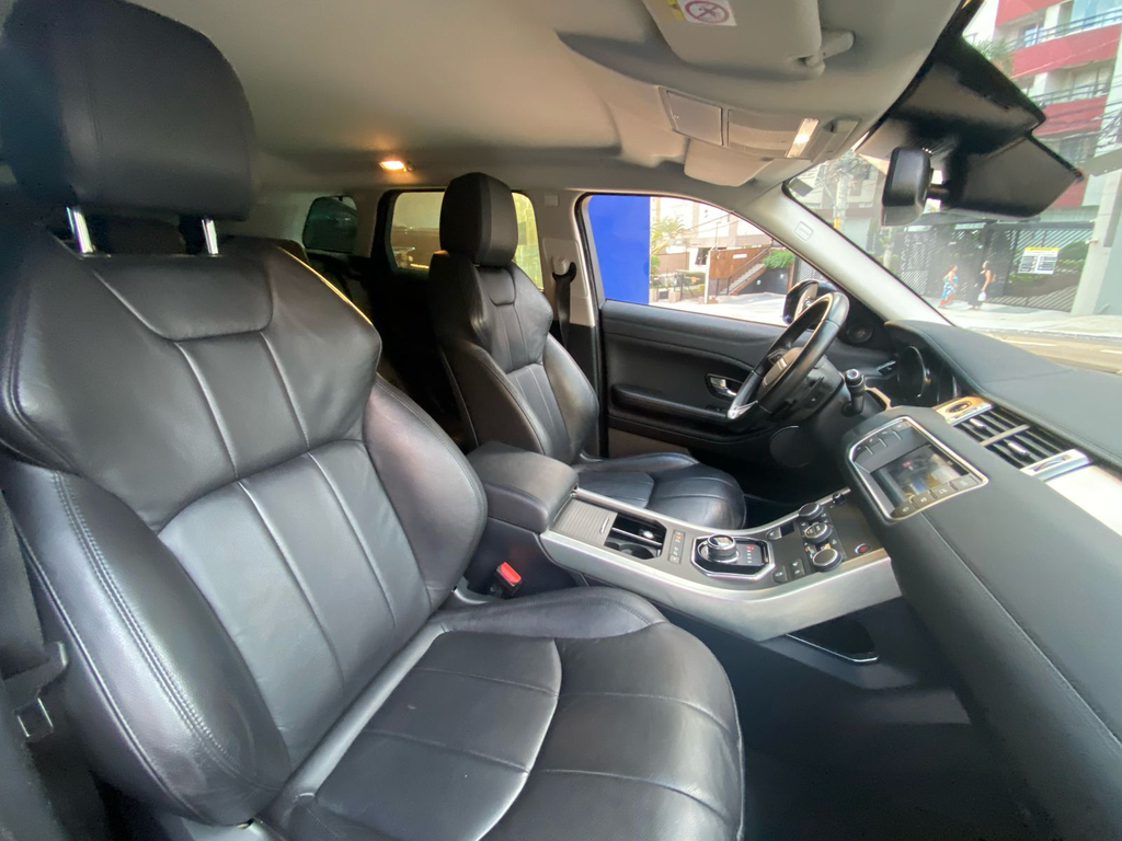 Land Rover Evoque Preto