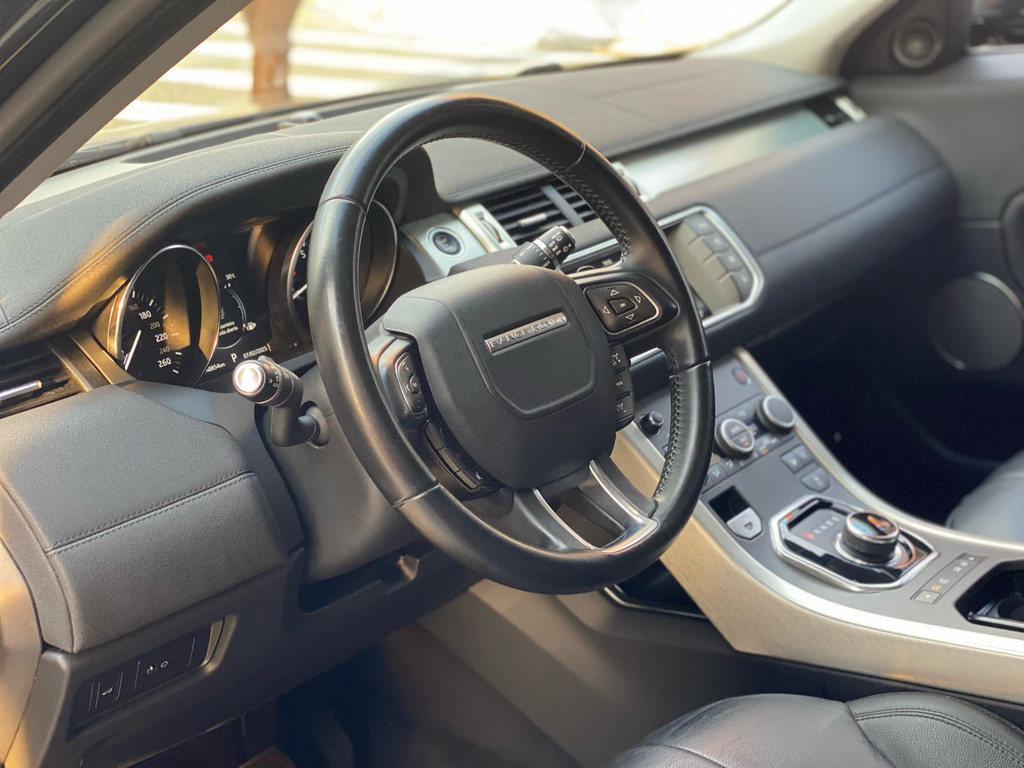 Land Rover Evoque Preto