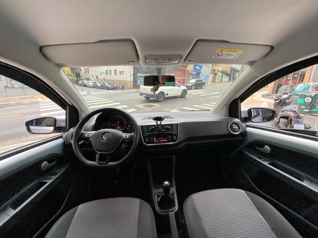 Volkswagen Up! Move Prata