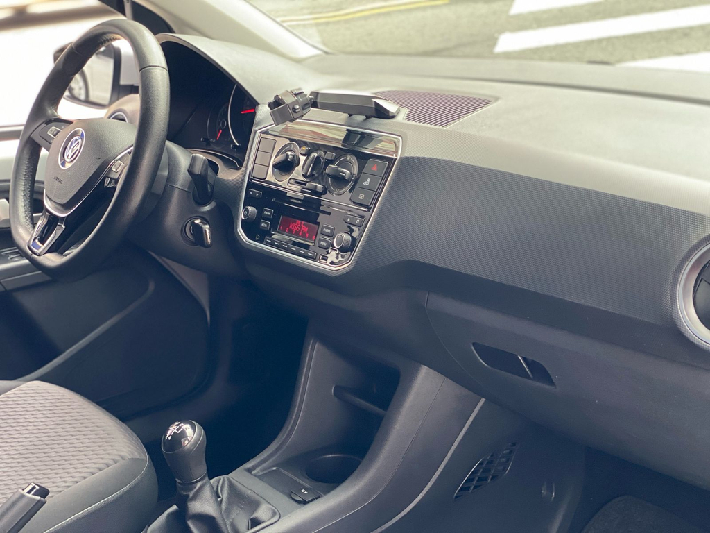 Volkswagen Up! Move Prata