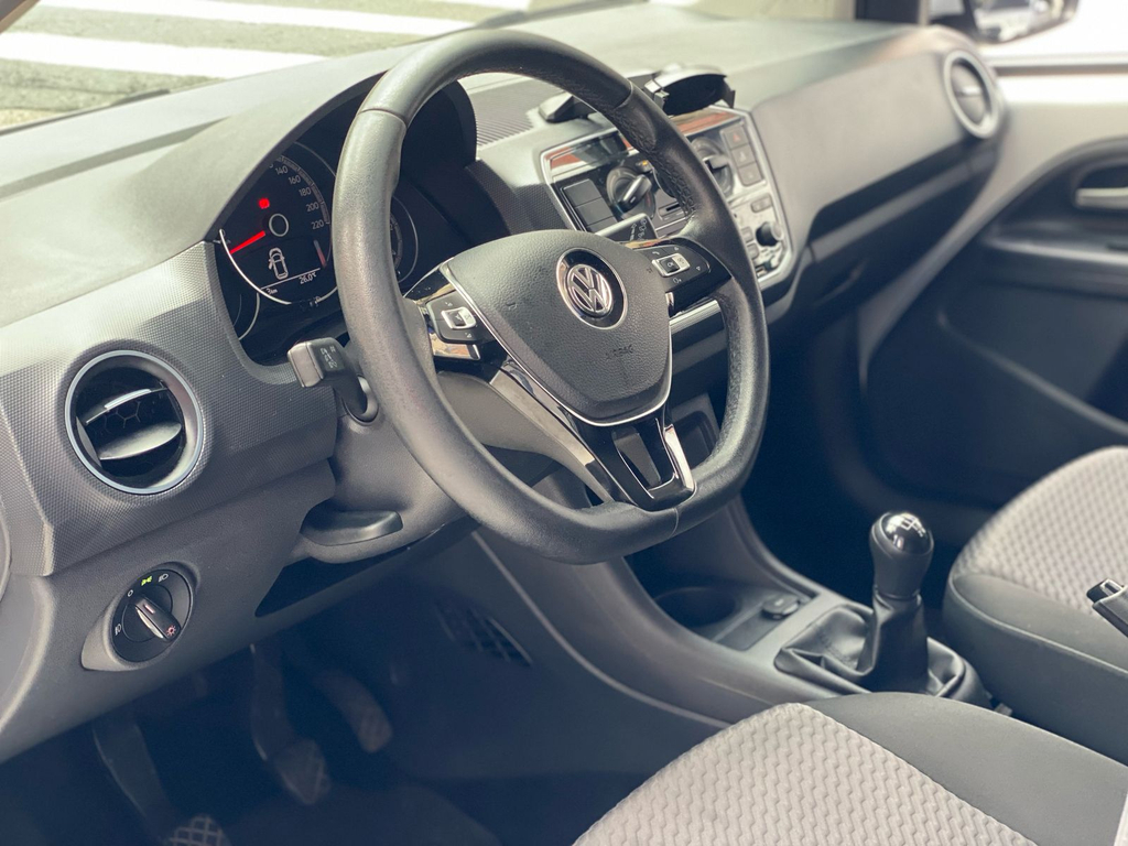 Volkswagen Up! Move Prata