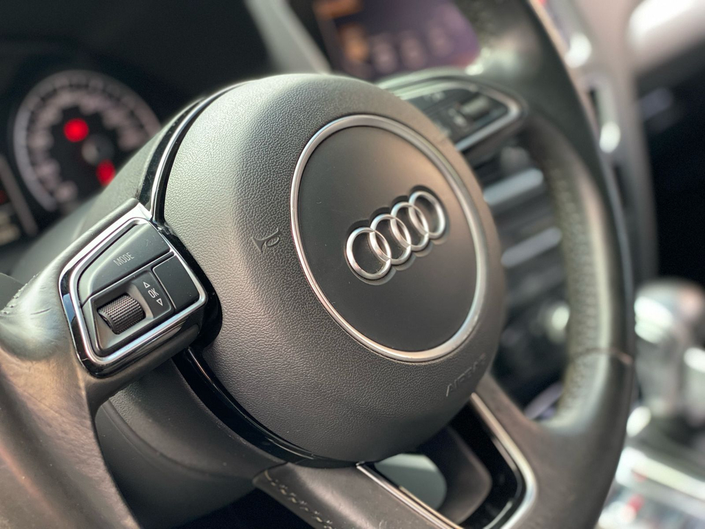 Audi Q5 Cinza