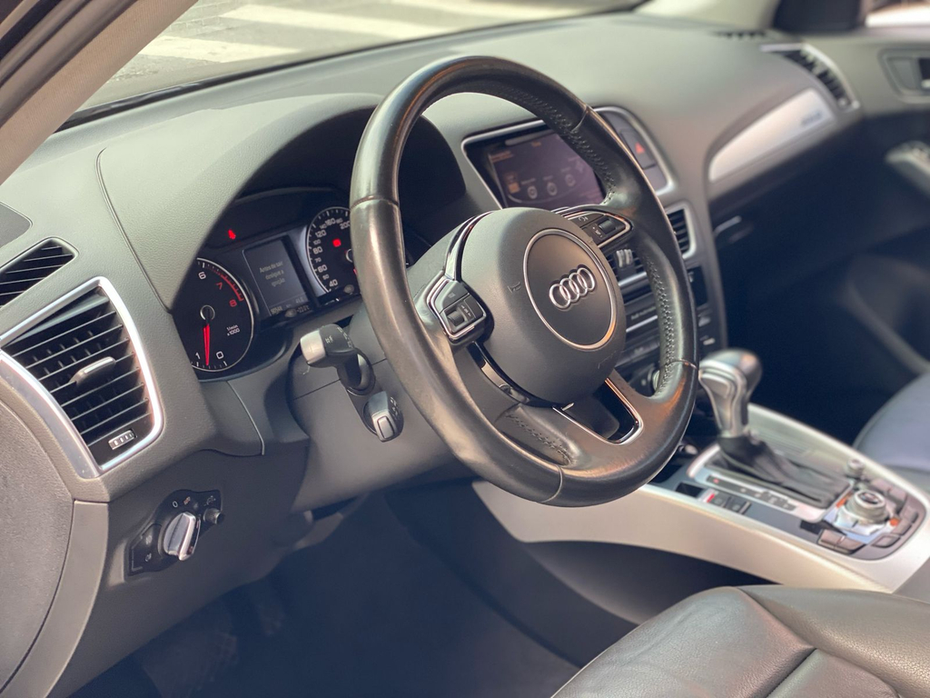 Audi Q5 Cinza