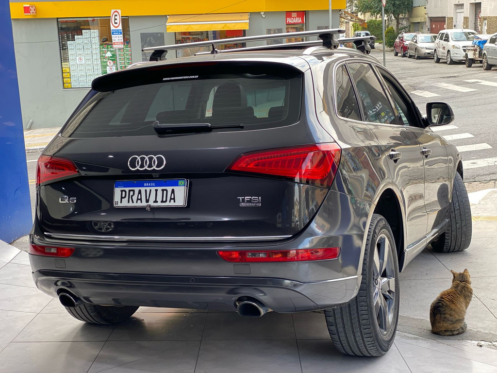 Audi Q5 Cinza