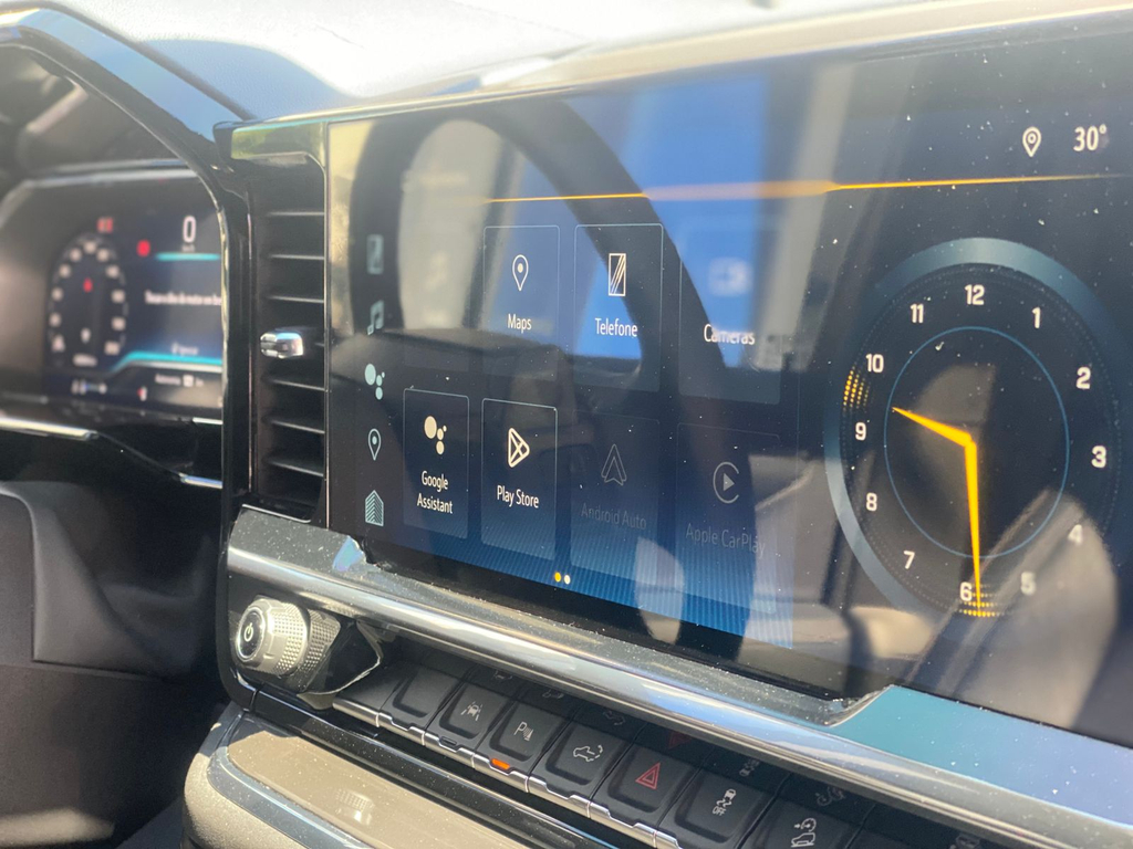 Chevrolet Silverado Cinza