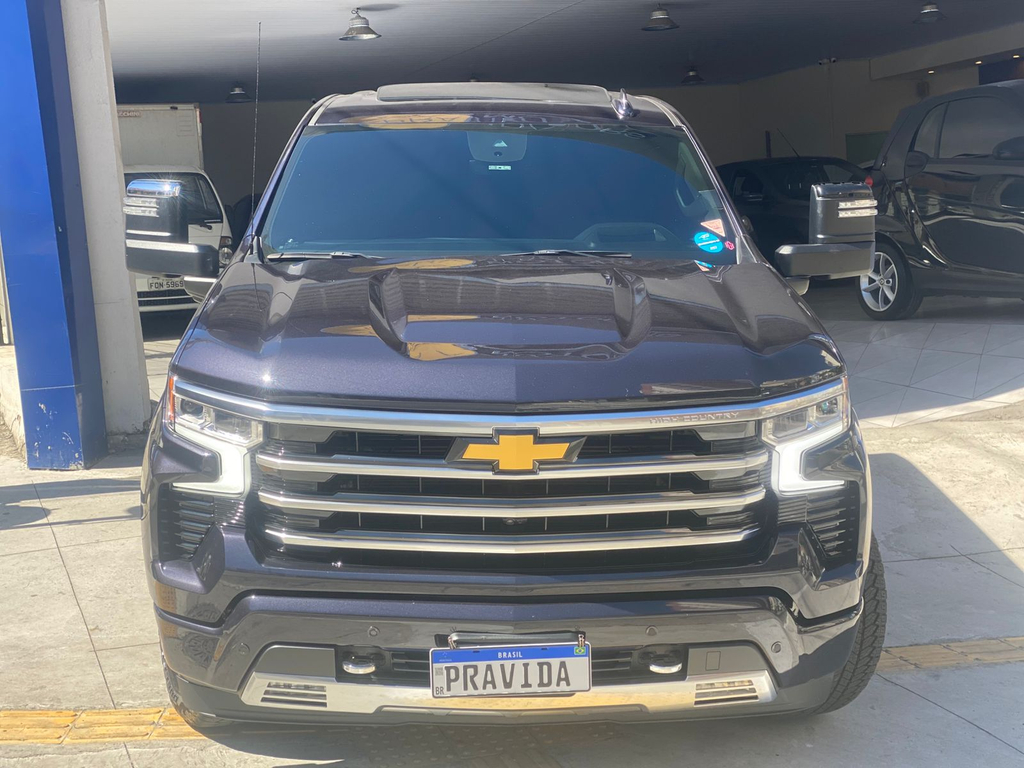 Chevrolet Silverado Cinza