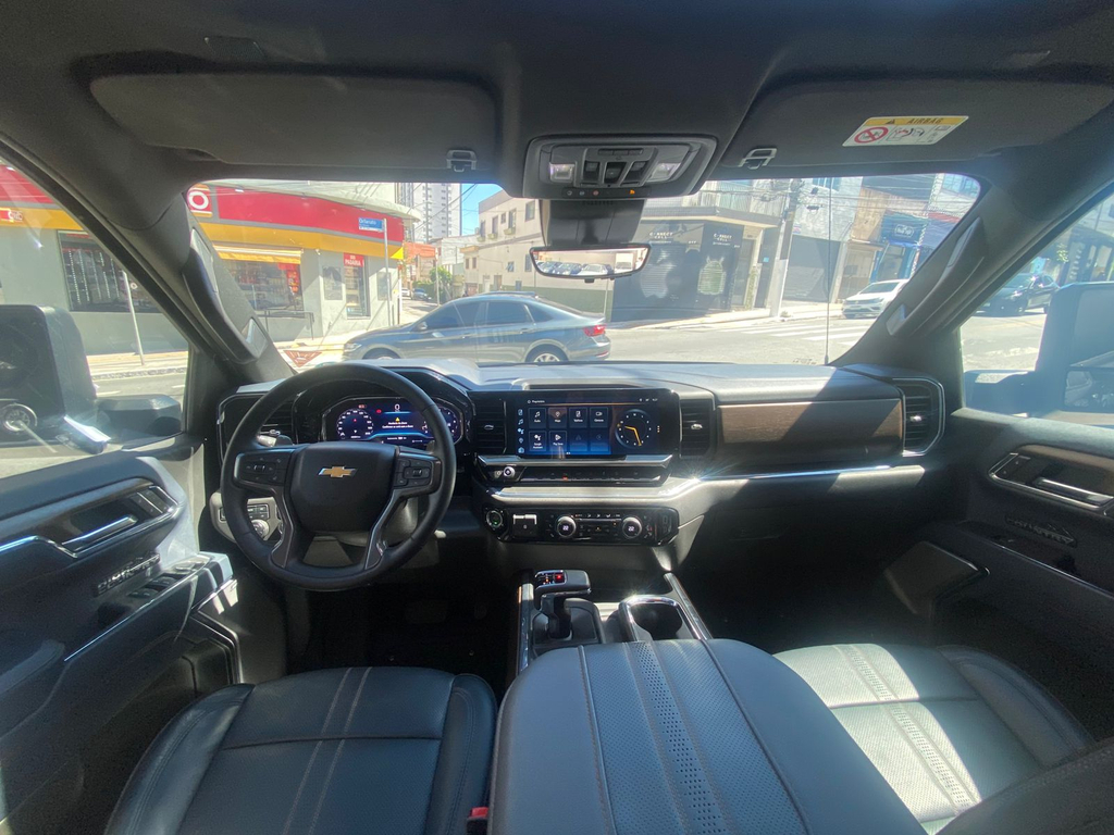 Chevrolet Silverado Cinza