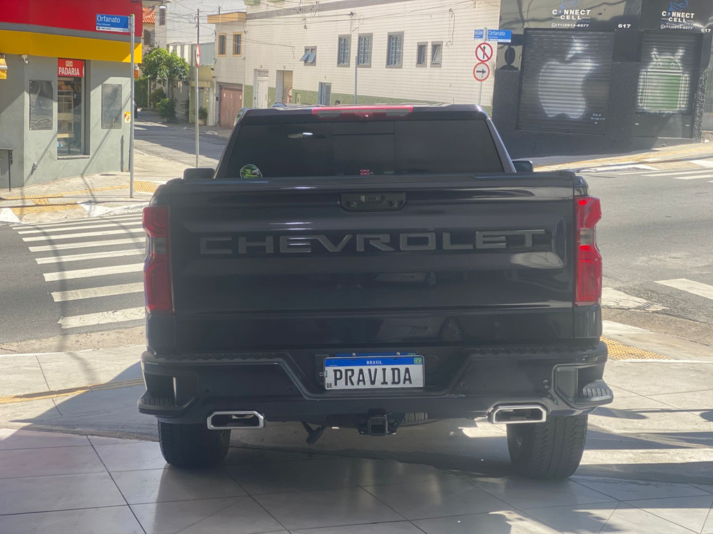 Chevrolet Silverado Cinza