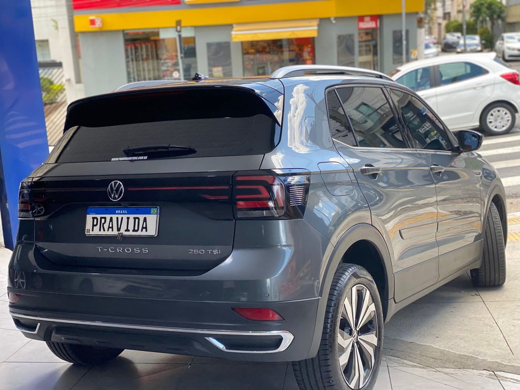 Volkswagen T-Cross Cinza