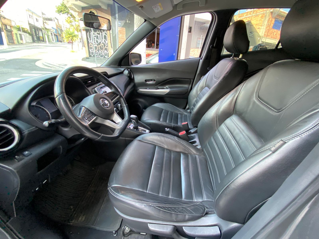 Nissan Kicks Cinza