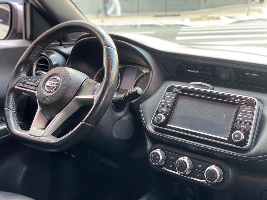 Nissan Kicks Cinza