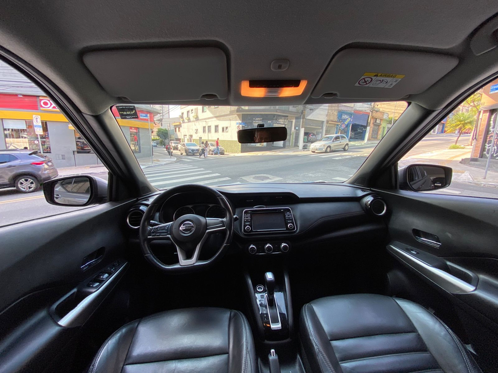 Nissan Kicks Cinza