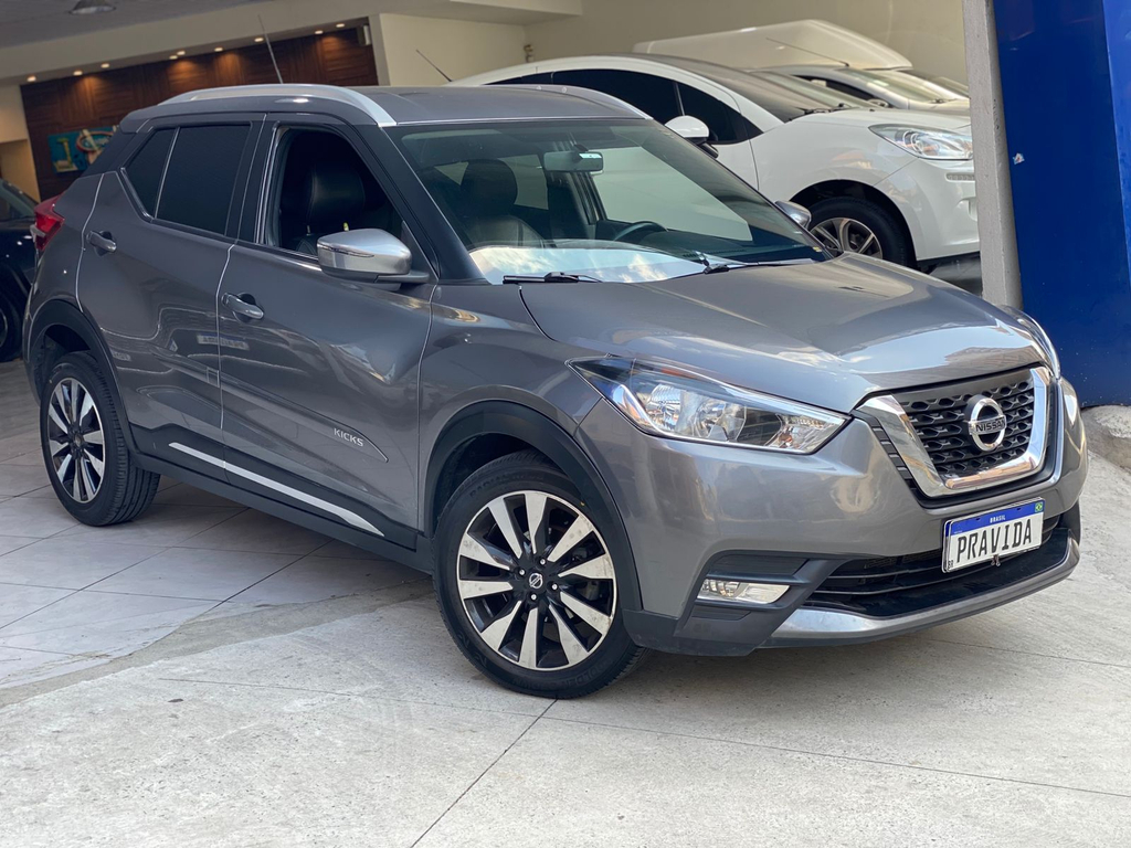 Nissan Kicks Cinza