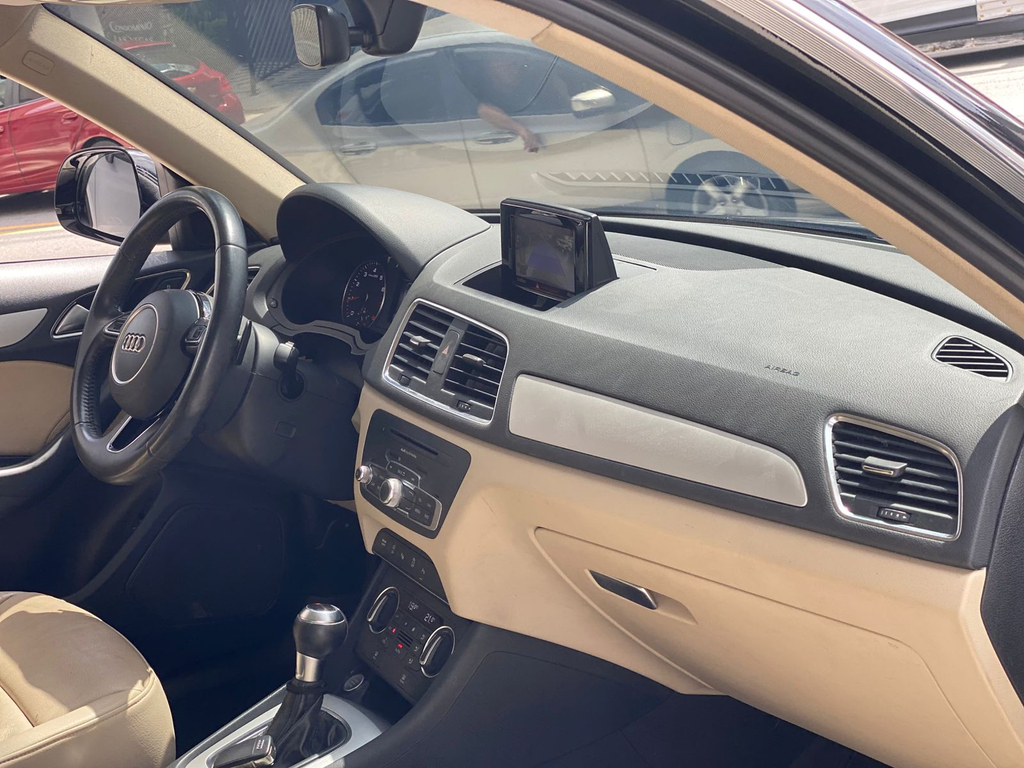 Audi Q3 Preto