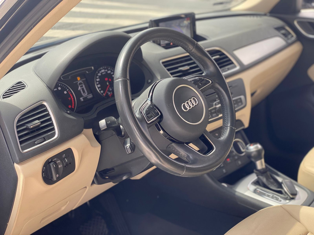 Audi Q3 Preto