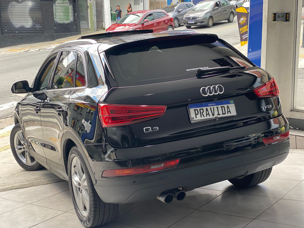Audi Q3 Preto