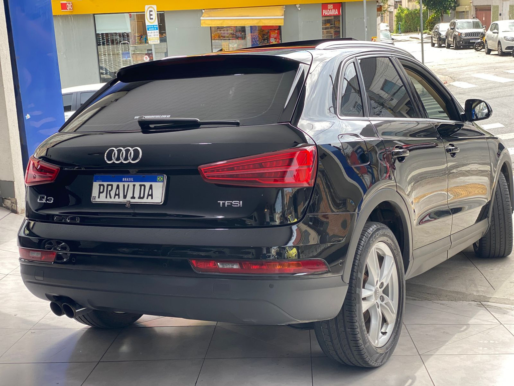 Audi Q3 Preto