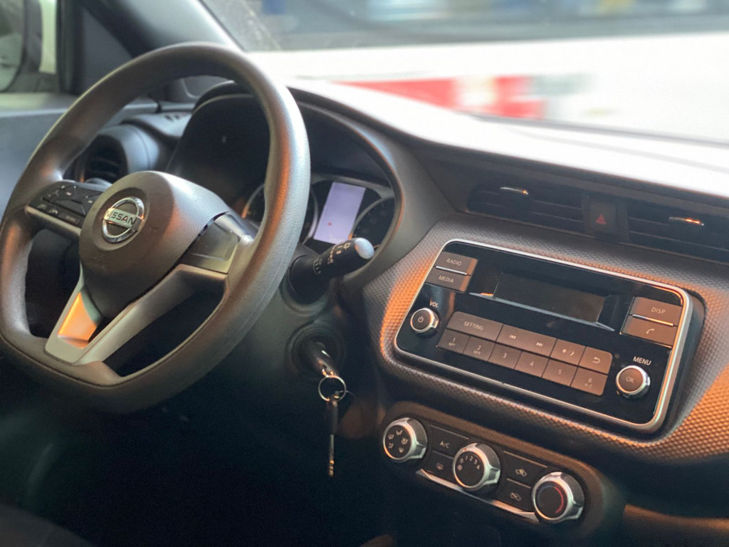 Nissan Kicks Branco