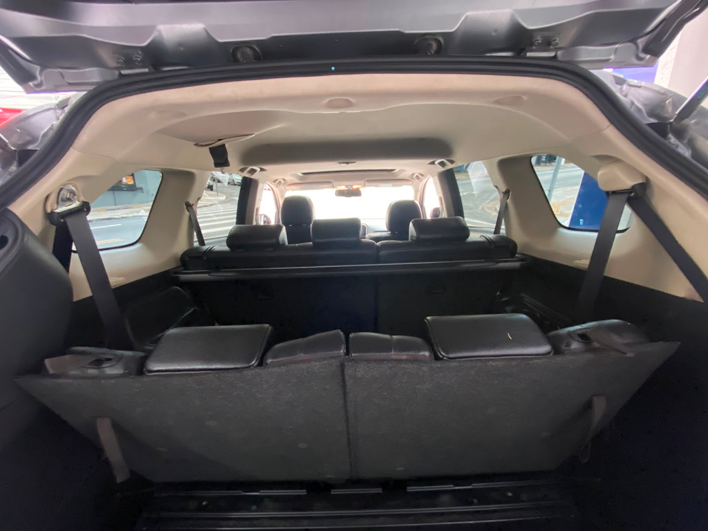 Mitsubishi Outlander Cinza