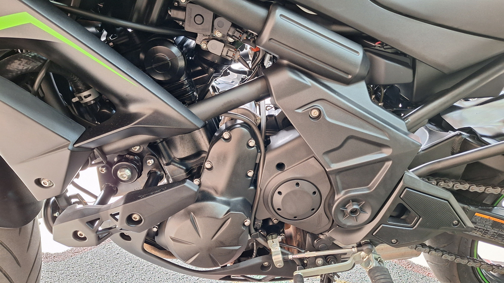 Kawasaki Versys Cinza