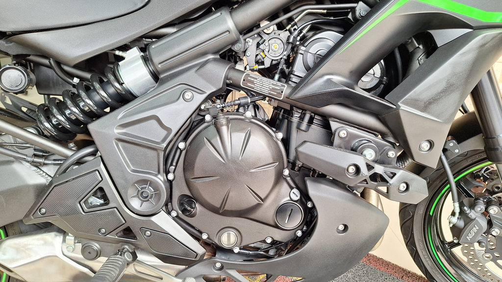 Kawasaki Versys Cinza