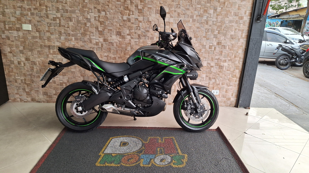 Kawasaki Versys Cinza