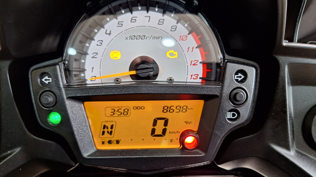 Kawasaki Versys Cinza