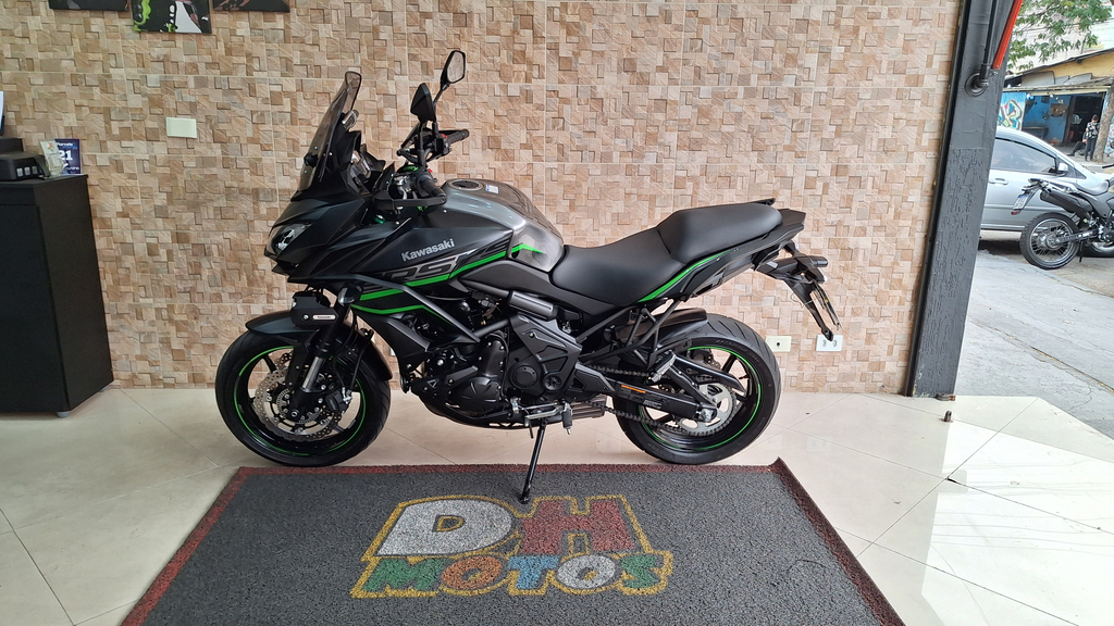Kawasaki Versys Cinza