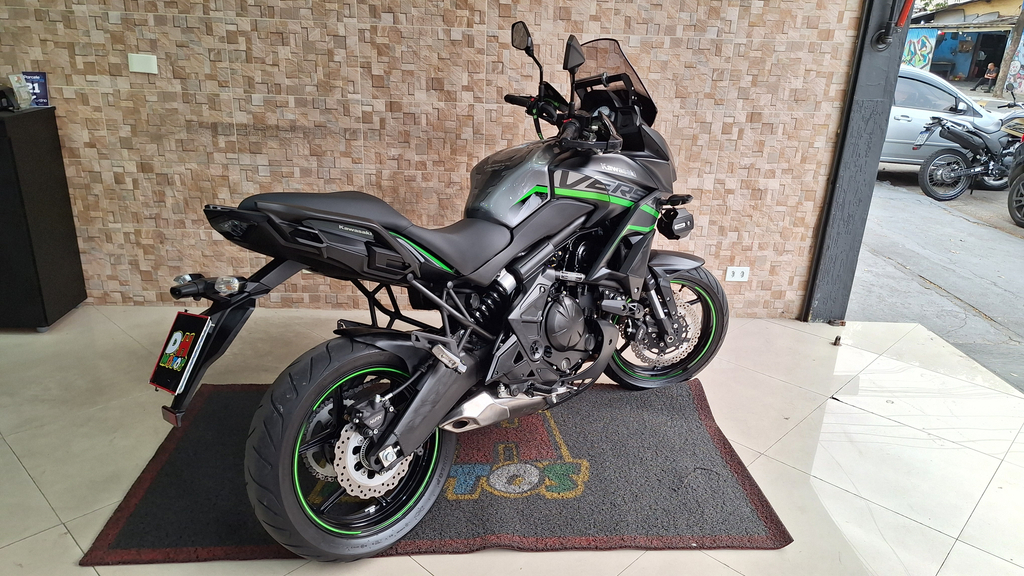 Kawasaki Versys Cinza