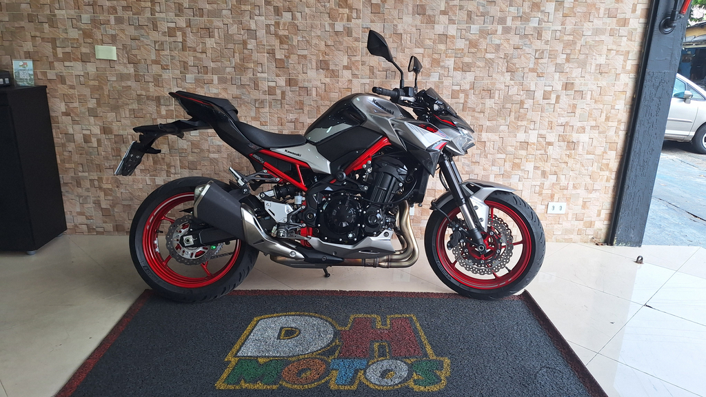 Kawasaki Z Cinza