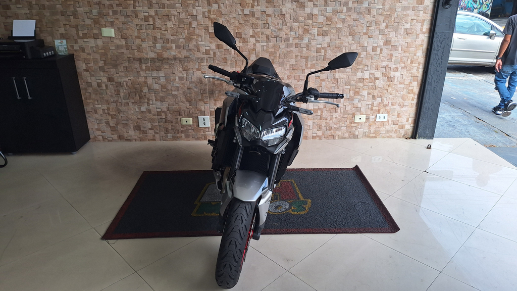 Kawasaki Z Cinza